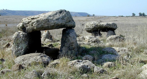 A dolmen near Gamla