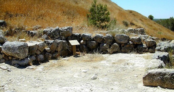 Lachish gatehouse where Lachish Letters found