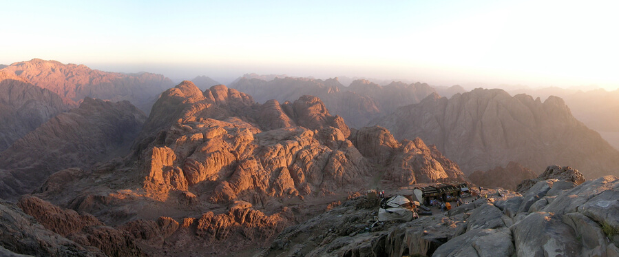 Sinai-mountains-north-from-Jebel-Musa-summit-panorama-tb062205003